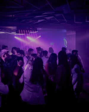 DJ Nashley Instagram - She Played And The Crowd Went Crazy !!!!
She Raised The Ambience on High Vibrations - DJ Nashley Rocked This Saturday ay D’Casa -The Pub!
📍2nd floor, Hotel MB Green, Vijaynagar, Jabalpur
Follow For Updates And Be Part Of The Party Vibes🍻
#dcasa #daycelebration #dayvibes #dcasajabalpur #dcasathepub #girlsnight #saturdaynight #pub #clubbing #club #familypub