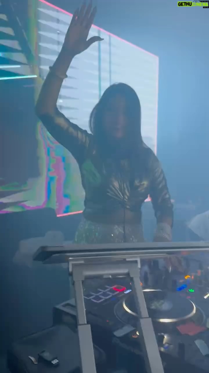 DJ Nashley - 3.3K Likes - 🔥🔥🔥🔥

#timelapsetakeover #LiveSet #SaturdayNightVibes #ClubEnergy #DJOnDeck #SeeYouOnTheFloor #WeekendStartsHere #TurnItUp #PartyWithMe #ThisIsTheVibe #NextEpisodeNights