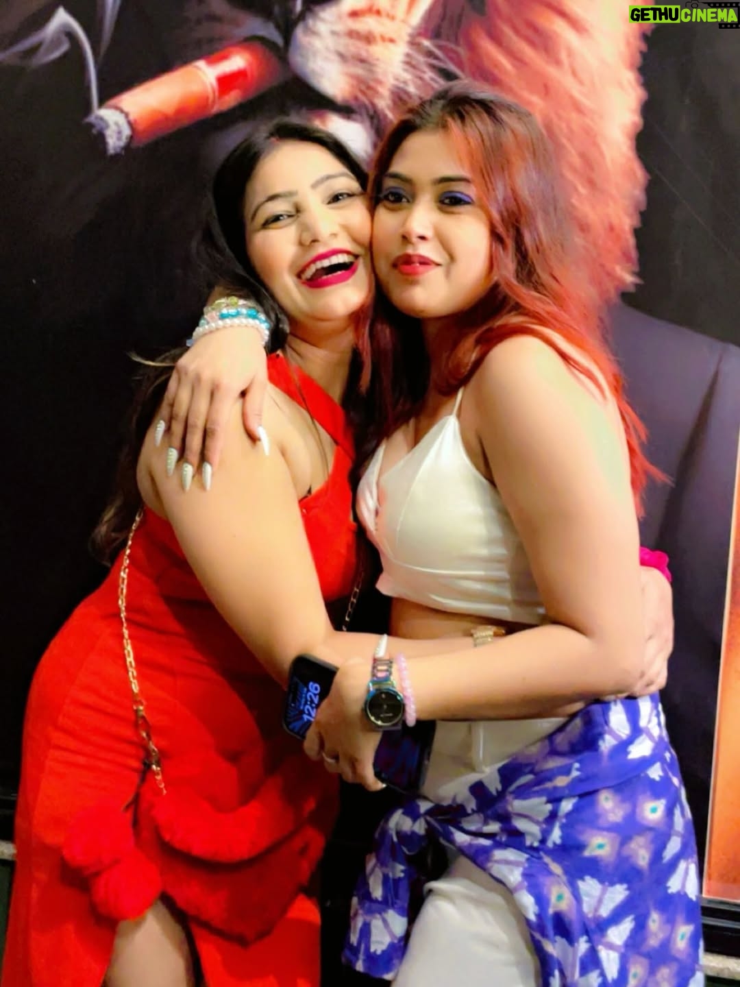 DJ Nashley - 310 Likes - Gulabi aankhein 🍻 last night 🥳