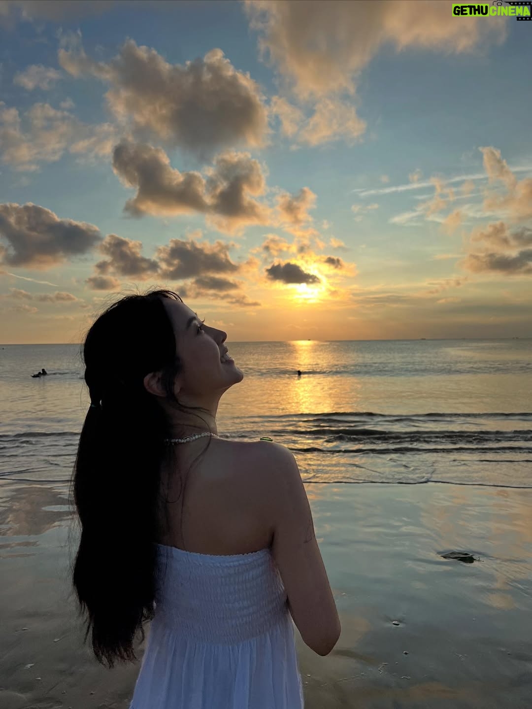 Lin Da-yuan - 10.2K Likes - 抓住一個快樂の我💞🤏🏻

不可能現在還在發5月的照片吧🤭
最近聽到身邊的人都要準備要去巴厘島渡假
讓我又想起了當時的愜意時光𓇼𓐍𓈒◌

這個夏天沒有對不起自己
這個秋天也要繼續追尋美好💫

#好事花生 🥜