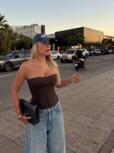 Actress Dagi Bee HD Photos and Wallpapers October 2025
