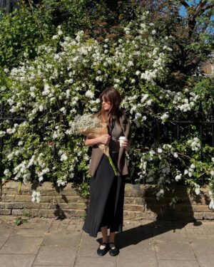 Daisy Edgar-Jones Instagram - Spring has sprung 🌞