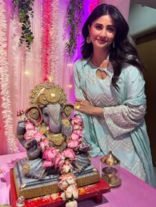 Actress Daisy Shah HD Photos and Wallpapers September 2025