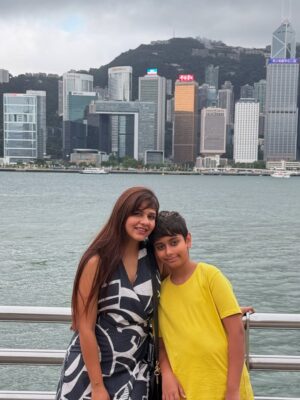 Dalljiet Kaur Instagram - Impromptu plans are as perfect as they can get ! Disneyland, Hongkong was a perfect way to plan the end of summer vacations ❤️

I go back to work and jaydon starts school!
#disneyland #hongkong #summervacay #jaydon