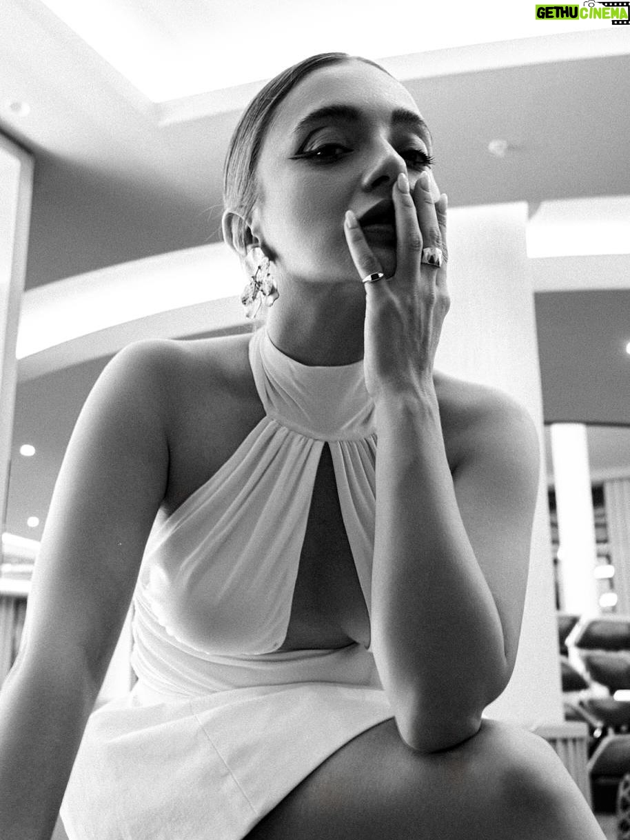 Damla Sönmez - 97.1K Likes - Here’s to softness, strength, and the stories we carry in our eyes. 
#TrustTheJourney 💫