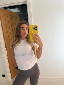 Actress Dani Dyer HD Photos and Wallpapers February 2026