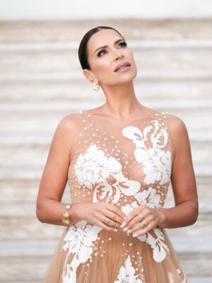 Dânia Neto Instagram - Globos de ouro 2025 ✨ 

Vestido @joao_rolo_couture 
Makeup e cabelo @rebeca.make.up 
Photo @melissavieira.ph 
@lockehotels