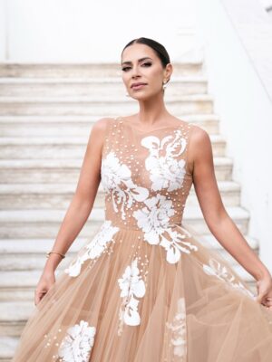Dânia Neto Instagram - Globos de ouro 2025 ✨ 

Vestido @joao_rolo_couture 
Makeup e cabelo @rebeca.make.up 
Photo @melissavieira.ph 
@lockehotels