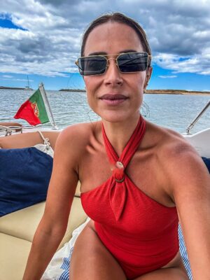 Dânia Neto Instagram - Outubro e os seus últimos dias de Sol ☀️.