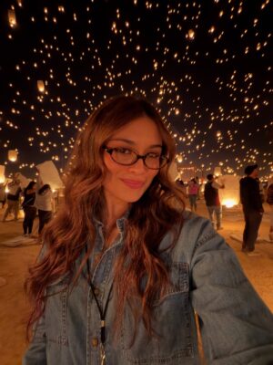 Daniela Calle Instagram - Living all my tangled dreams with my favorite people✨🏹