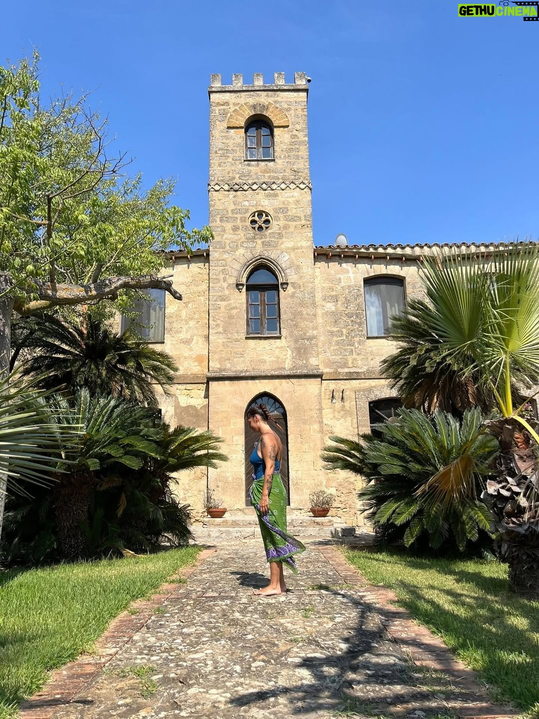 Daniela Collu - 21.3K Likes - Oggi 43 anni. All is full of love.