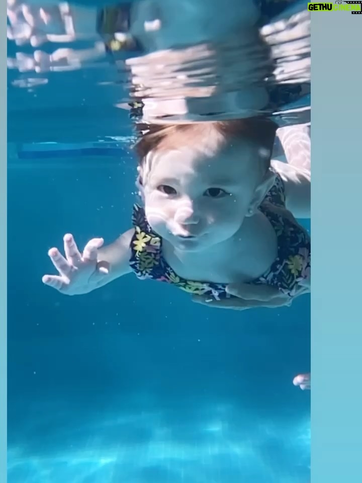 Daniela Pantano - 3.7K Likes - ❤️Amor de mi vida entera! ❤️
Hoy cumplis 5 años❤️lo rapido que se pasa el tiempo al lado tuyo hijita.
Sos el amor mas enorme que pude sentir en toda mi vida , te veo crecer y me llena de orgullo y de felicidad verte ser siempre tan vos, tan Ambar! 
Feliz cumpleaños mi princesita hoy vamos a tener un festejo muy a tu estilo ! Bien arriba , cargado de emociones, intenso y lleno de felicidad
Te amo hija!
