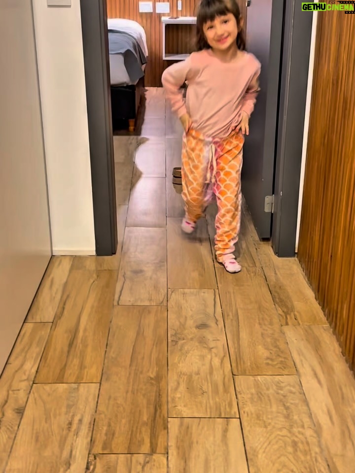 Daniela Pantano - 3.7K Likes - ❤️Amor de mi vida entera! ❤️
Hoy cumplis 5 años❤️lo rapido que se pasa el tiempo al lado tuyo hijita.
Sos el amor mas enorme que pude sentir en toda mi vida , te veo crecer y me llena de orgullo y de felicidad verte ser siempre tan vos, tan Ambar! 
Feliz cumpleaños mi princesita hoy vamos a tener un festejo muy a tu estilo ! Bien arriba , cargado de emociones, intenso y lleno de felicidad
Te amo hija!