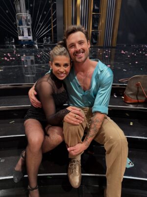 Danielle Fishel Instagram - What a night, it was definitely one to remember!! 💚🩷
And if you need your DWTS fix before next week, make sure you listen to the latest interview episode with @dylanefron and @daniellakaragach! Available now wherever you get your podcasts!