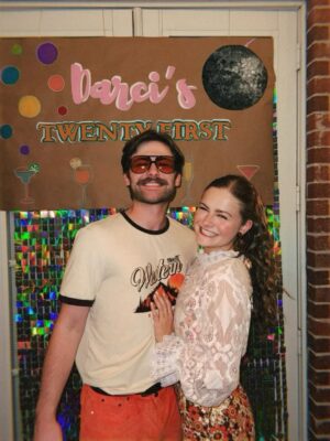 Darci Lynne Farmer Instagram - Thank you to everyone who made me feel so loved on my birthday Sunday. 21 years and counting! Praise God for another year to be a light in the dark, and to continue to spread love. 1 John 4:16 ❕