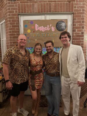 Darci Lynne Farmer Instagram - Thank you to everyone who made me feel so loved on my birthday Sunday. 21 years and counting! Praise God for another year to be a light in the dark, and to continue to spread love. 1 John 4:16 ❕