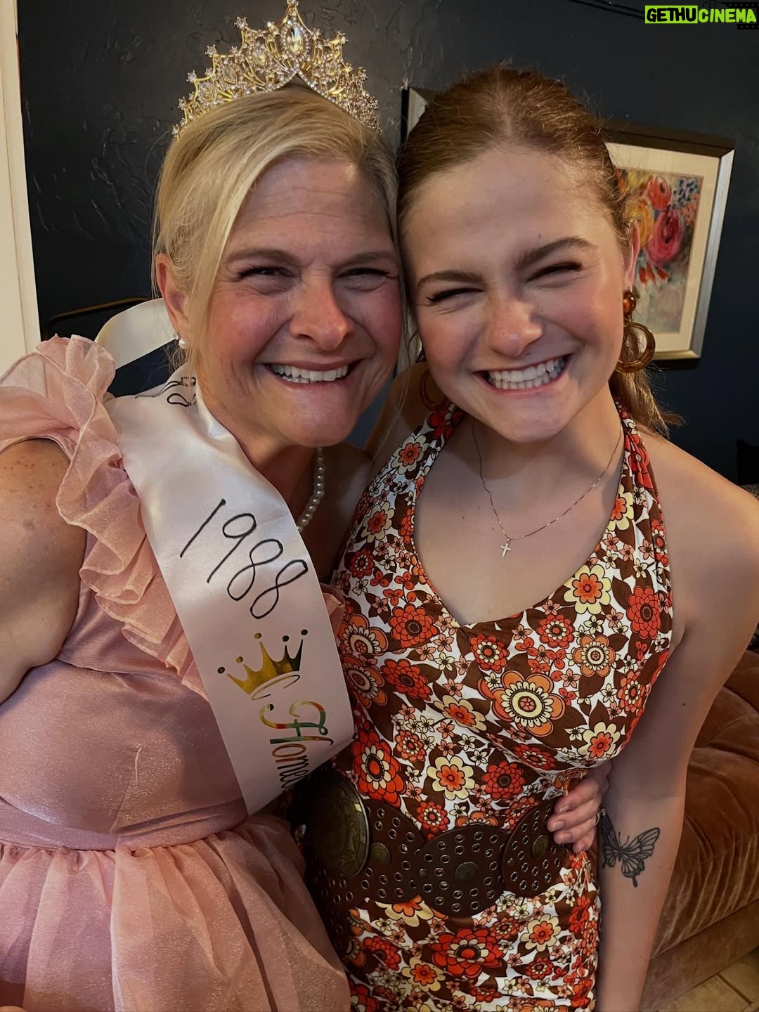 Darci Lynne Farmer - 31.5K Likes - Thank you to everyone who made me feel so loved on my birthday Sunday. 21 years and counting! Praise God for another year to be a light in the dark, and to continue to spread love. 1 John 4:16 ❕