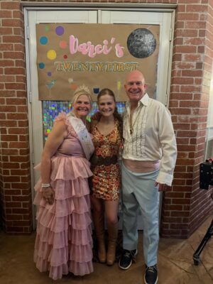 Darci Lynne Farmer Instagram - Thank you to everyone who made me feel so loved on my birthday Sunday. 21 years and counting! Praise God for another year to be a light in the dark, and to continue to spread love. 1 John 4:16 ❕