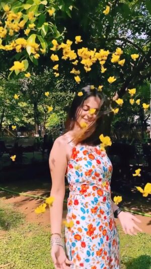 Deepa Rai Instagram - Love in the air ❤️🌏
#reels #explore #explorepage #foryou #trendingreels #trending #trend #reelsinstagram #reelitfeelit #reelsvideo #daily