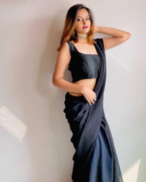 Deepa Rai Instagram - The best is yet to be
.
.
.
#explore #foryou #trending #saree