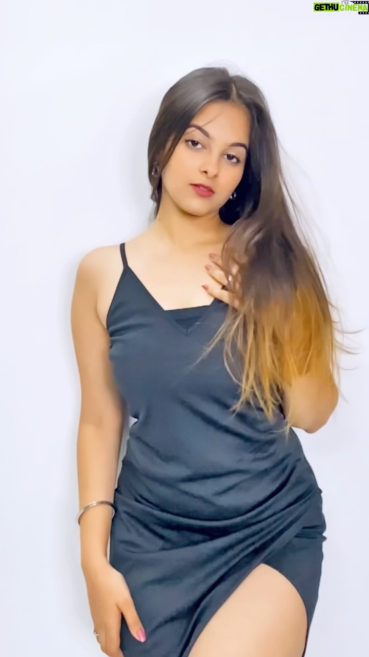 Deepa Rai - 15.7K Likes - 🖤HEY🖤

#reels #explore #explorepage #trending #trend #trending #trendingsongs