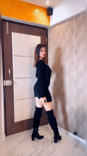 Deepa Rai Instagram - 🖤🖤
#reels #explore #foryou #trend