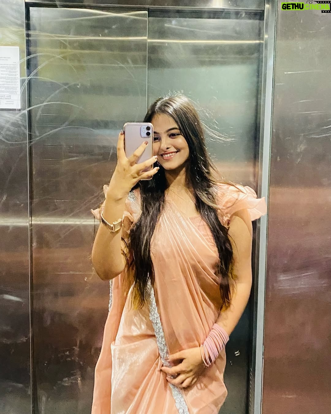 Deepa Rai - 7.9K Likes - Haan jiii 💐

#explore #explorepage #exploremore #saree #daily