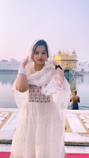 Deepa Rai Instagram - Golden Temple ❄️❤️
#reels #explorepage #explore #foryou #trending #trend #goldentemple