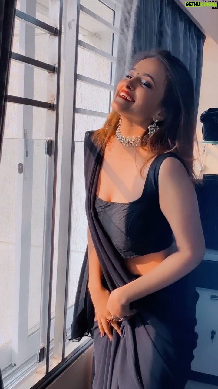 Deepa Rai - 8.7K Likes - Mai to saj gayi re Sajna ke liye 
Old is gold ❤️💋
#reels #explorepage #explore #foryou #trending #trend
