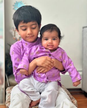 Deepika Jayaraman Instagram - Malargal Keten Vanamey Thandana
Kutti Thala’s Thala Deepavali 💜💚
All of us wearing @projectlove_bydeera creation