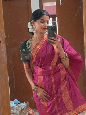 Deepika Jayaraman Instagram - Varalakshmi 🙏🏻❤️