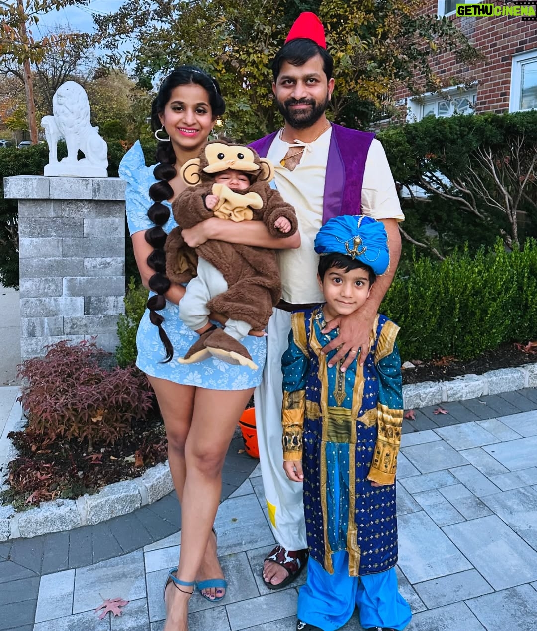 Deepika Jayaraman - 19.2K Likes - Imagine if you had three wishes, three hopes, three dreams, and they all could come true 
🧞‍♂️🐒👩🏻‍❤️‍👨🏻
Aladdin, Jasmine, Genie & Abu the Monkey ❤️

#halloween #familycostume #halloween2024