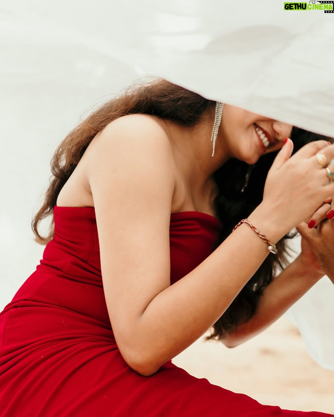 Deepthi Manne - 180.6K Likes - And YES, I’m IN LOVE ❤️

Thank you for capturing all my incredible memories of love !!! A big shoutout to @holdinghands.wed you guys were absolutely amazing❤️