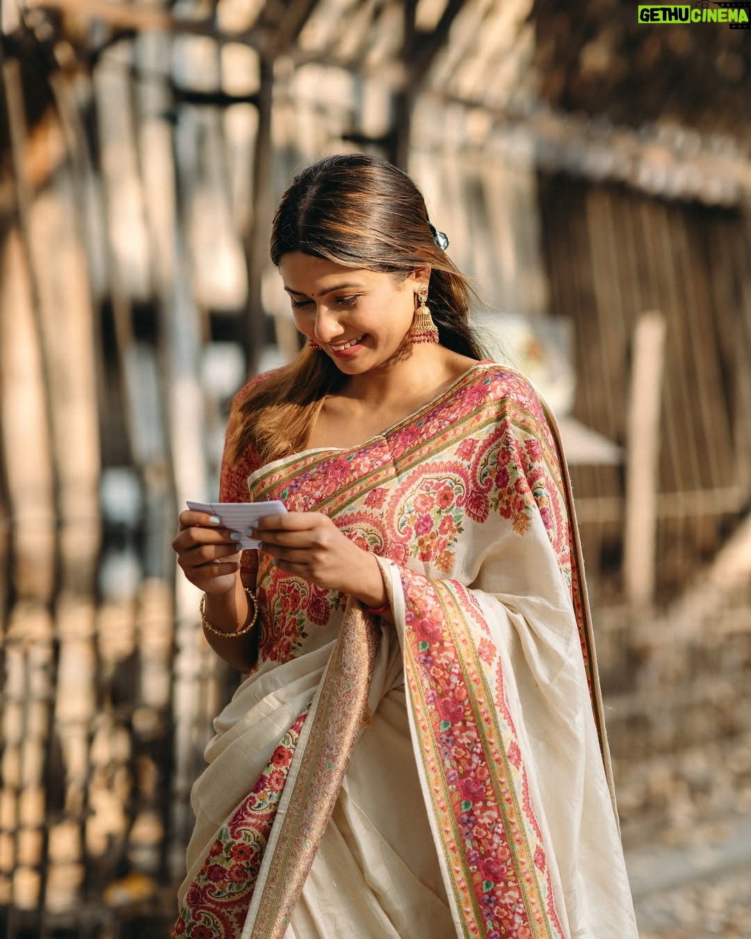 Deesha Umesh - 22.7K Likes - ಪ್ರೇಮ ಪತ್ರ 💕 I’ll always choose you 💌
.
.
.
Photos by @praveen_reddy__07 
Saree from @the.kritagyaa