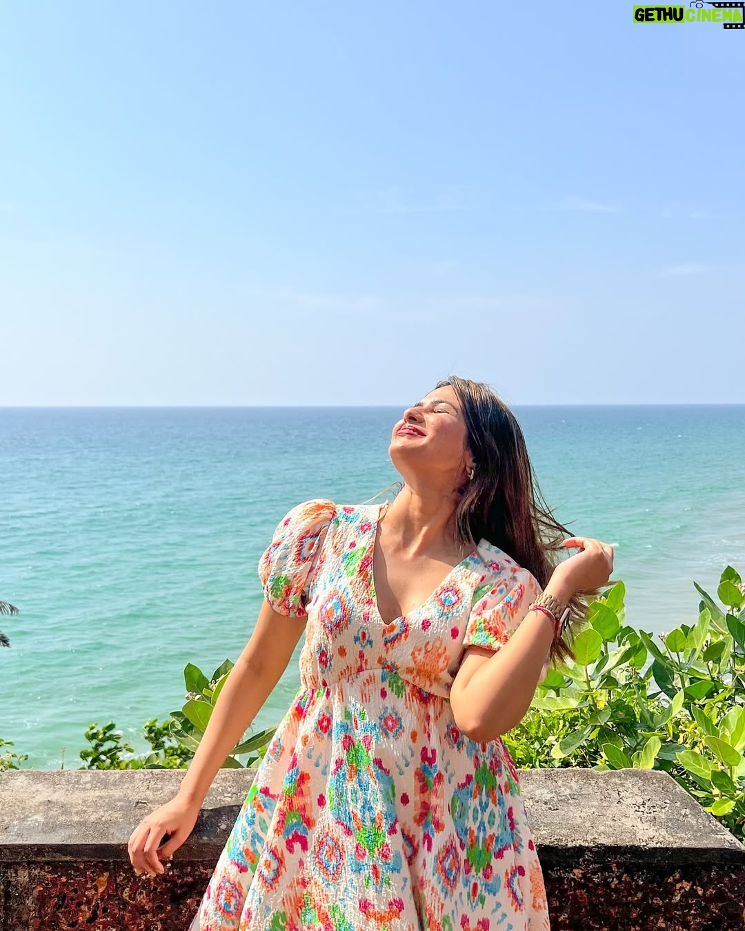 Deesha Umesh - 12.5K Likes - Varkala 🩵🌊
.
Day 1 Itinerary 
Stay - @antiliyachalets (one of the best stays with beach view front ) 
Brunch - Trattoria (beach view cafe) 
Explored - @jatayuearthscenter ( Cost Rs. 555 , includes cable car ride) , Ram mandir, Swami Janardhana Temple (200 0 yrs old) 
Dinner - @tripislife 
.
#deeshaumesh #varkala #stay #cafe #recommendations