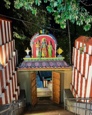 Deesha Umesh Instagram - Varkala 🩵🌊
.
Day 1 Itinerary
Stay - @antiliyachalets (one of the best stays with beach view front )
Brunch - Trattoria (beach view cafe)
Explored - @jatayuearthscenter ( Cost Rs. 555 , includes cable car ride) , Ram mandir, Swami Janardhana Temple (200 0 yrs old)
Dinner - @tripislife
.
#deeshaumesh #varkala #stay #cafe #recommendations
