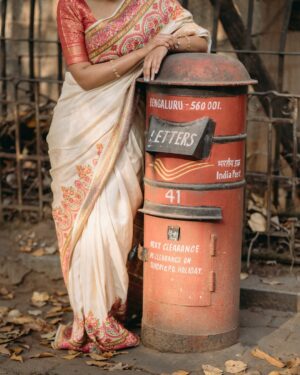 Deesha Umesh Instagram - ಪ್ರೇಮ ಪತ್ರ 💕 I’ll always choose you 💌
.
.
.
Photos by @praveen_reddy__07
Saree from @the.kritagyaa
