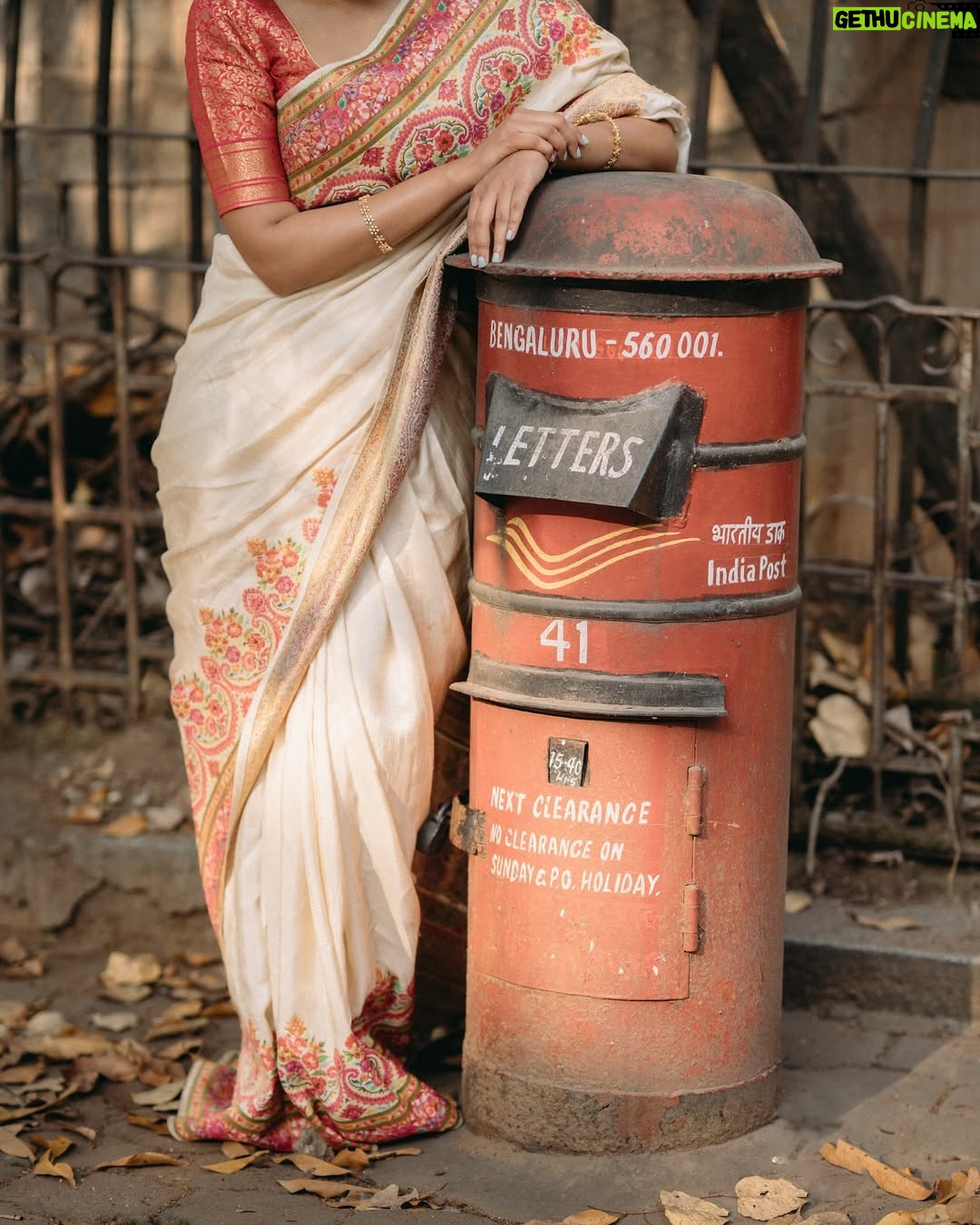 Deesha Umesh - 22.7K Likes - ಪ್ರೇಮ ಪತ್ರ 💕 I’ll always choose you 💌
.
.
.
Photos by @praveen_reddy__07 
Saree from @the.kritagyaa