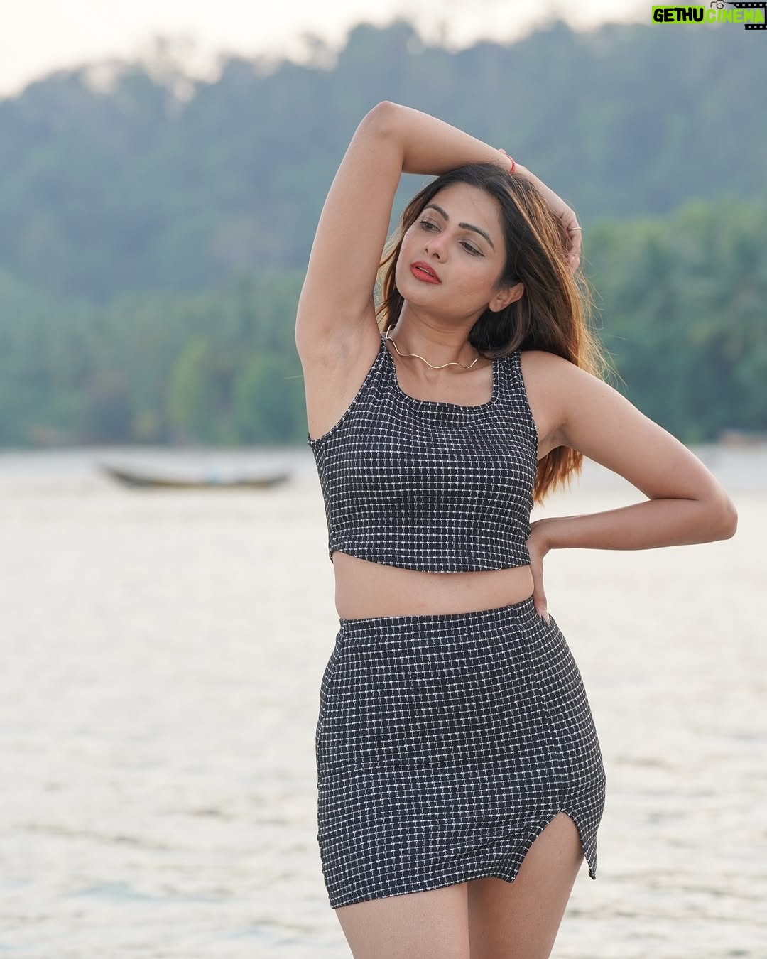 Deesha Umesh - 30.8K Likes - Beach, please 🏖️
.
I would like to certify vade as the best photographer I have worked with @vinaygururaja4372 thanks 😂💕
.
#deeshaumesh #beach #andaman #resort #stay