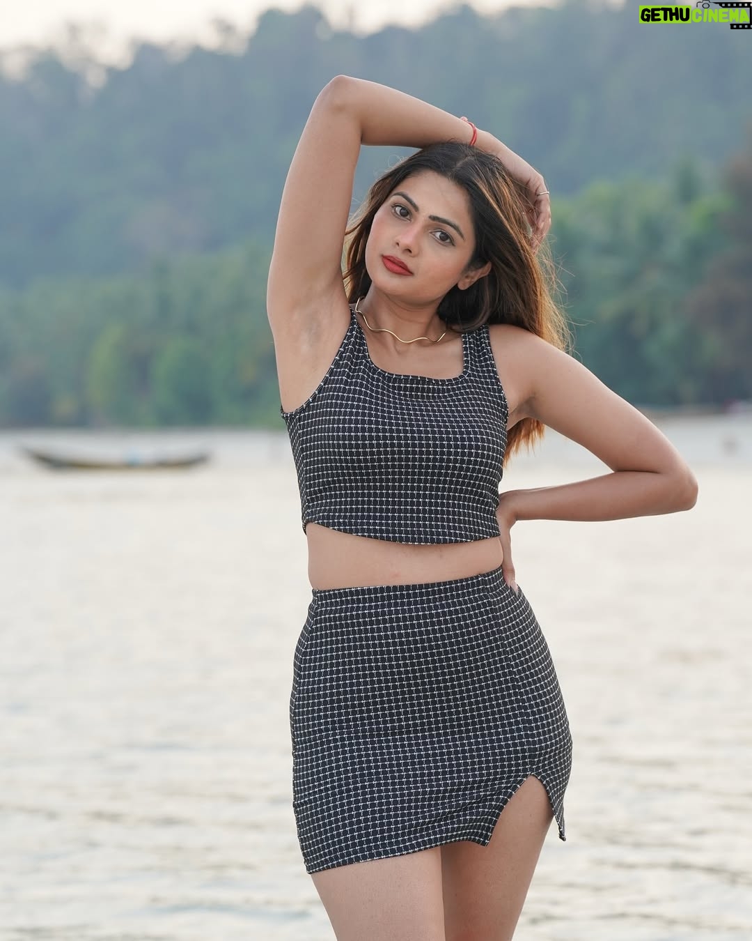 Deesha Umesh - 30.8K Likes - Beach, please 🏖️
.
I would like to certify vade as the best photographer I have worked with @vinaygururaja4372 thanks 😂💕
.
#deeshaumesh #beach #andaman #resort #stay