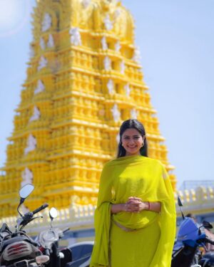 Deesha Umesh Instagram - ಹೊಸ ವರ್ಷದ ಹಾರ್ದಿಕ ಶುಭಾಶಯಗಳು ✨