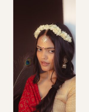 Denima Shrivastava Instagram - Always wanted to do a Radha Rani look 🦚❤️✨
.
.
.
.
.
.
.
.
.
.
.
.
.
.
.
.
.
.
Self portraits, Janmashtami poses, pose ideas, Janmashtami, photoshoot, shoot ideas, pose guide, photography, Instagram, fyp 

#Janmashtamiposes #poseideas #janmastamishootideas #janmastami #poseguide #fyp