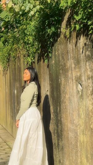 Denima Shrivastava Instagram - Aise, aise, aise kaise? Waise jaise..🎵❤️
.
.
.
.
.
.
.
.
.
.
.
.
.
.
.
.
Self shoot, video ideas, shoot ideas, dreamy video, tutorial, mobile videography, bollywood, inspiraton, anuv jain, arz kiya hai, trending, reels, Instagram, love, fyp 

#selfshoot #arzkiyahai #anuvjain #tutorial #reels #fyp