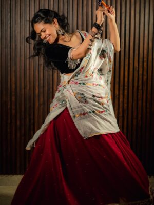 Denima Shrivastava Instagram - My desi collection of self portraits🌹❤️✨
.
.
.
.
.
.
.
.
.
.
.
.
.
.
.
.
.
Self portraits, portraits, photos, photography, photo ideas, desi, traditional, fashion, pose guide, inspiration, pinterest, aesthetic, Instagram, fyp 

#selfportraits #photography #photoideas #desi #poseguide #pinterest #fyo