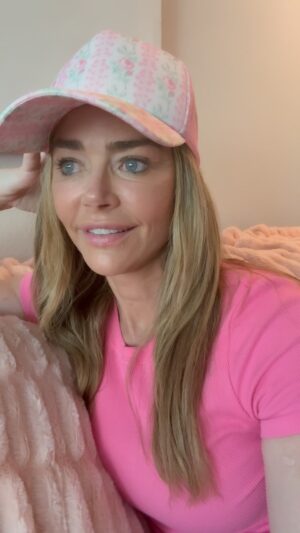 Denise Richards Instagram - Just a little moment of gratitude. Thank you for the love-your kindness and support don’t go unnoticed! It means a lot to me💗