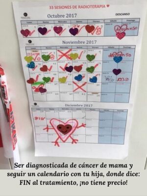 Denisse Dibós Instagram - 🙏🏼Hoy, que conmemoramos el Día Mundial de la Lucha contra el Cáncer de Mama, quiero compartir mi corazón 🩷 y mi gratitud. Hoy no solo celebro un año más de vida, sino 8 años desde aquel diagnóstico de cáncer de mama. 🥹
Recuerdo ese momento, hace no mucho, cuando todo pasaba por mi cabeza: la incertidumbre, las oraciones, las meditaciones... Y decidí tomarlo como un regalo de vida, una gran oportunidad para el aprendizaje y la evolución.
¡SOY UNA SOBREVIVIENTE 💪🏼 del cáncer de mama! Y como millones de personas en el mundo 🌍 que han vencido o que hoy luchan con valentía, hoy agradezco inmensamente.
Hoy doy gracias a Dios 💞 por esta segunda oportunidad. Elevo una oración 🙏🏼 por todas aquellas guerreras que lucharon hasta darlo todo y que hoy ya no están aquí para celebrarlo con nosotras.
¡Gracias, gracias y gracias!
Ahora, con fe, siempre atenta y puntual con mis chequeos, ¡siempre pa’lante! Esta experiencia me enseñó a apreciar lo que tenemos y a cuidar nuestra vida. Me refugié en actividades que me hacían bien, como el yoga 🧘♀️, las caminatas, y encontré en la equinoterapia mucha paz, un espacio para el disfrute y la naturaleza.
Recuerda que la prevención hace la diferencia entre la vida y la muerte. ¡Hazte tus chequeos!
¡UN DIAGNÓSTICO TEMPRANO SALVA VIDAS 💞!
Si conoces a alguien que está pasando por esto, comenta con un 💓 y mandémosle nuestros mejores deseos para que se recupere pronto. ¡Vamos que sí puedes 👏🏼! Y si eres una sobreviviente como yo, celebra la vida y sigue cuidándote 🙏🏼.
¡Bravo por todas esas mujeres valientes y hermosas que no se dejaron vencer con el cáncer!
¡Tenemos tanto que agradecer! Aprendamos a valorar cada respiro.
#TimeToEndBreastCancer #DiaMundialDelCancerDeMama #CelebraLaVida #Cáncer #AcabemosConElCancerDeMama
