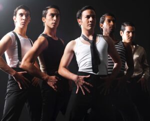 Denisse Dibós Instagram - ⭐️ CHICAGO ⭐️
En el 2012,la historia de Roxie Hart, Billy Flynn y Velma Kelly llegó a los escenarios en una puesta que aún está presente en nuestra mente y corazón.
¿Cuál es tu canción favorita del musical? 🎵