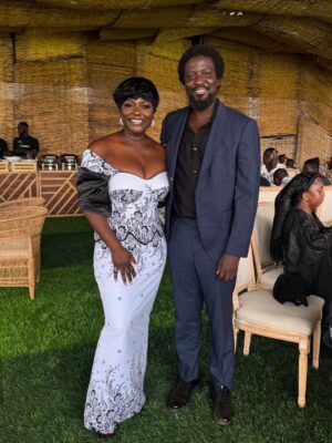 Dentaa Instagram - Glad to have been there to support our sister @omenaamensah as she laid her father to rest, while also honoring the 25th anniversary of her brother’s passing. A truly beautiful service filled with love, reflection, and strength.

Always a blessing reconnecting with new and old friends @ozwald_boateng @ritamawuena @ibrahimmahama3 @kuukuatheartist 💫

Styled by @da_therapizt @graceluxstyling
Outfit @halibraim_ 🩷