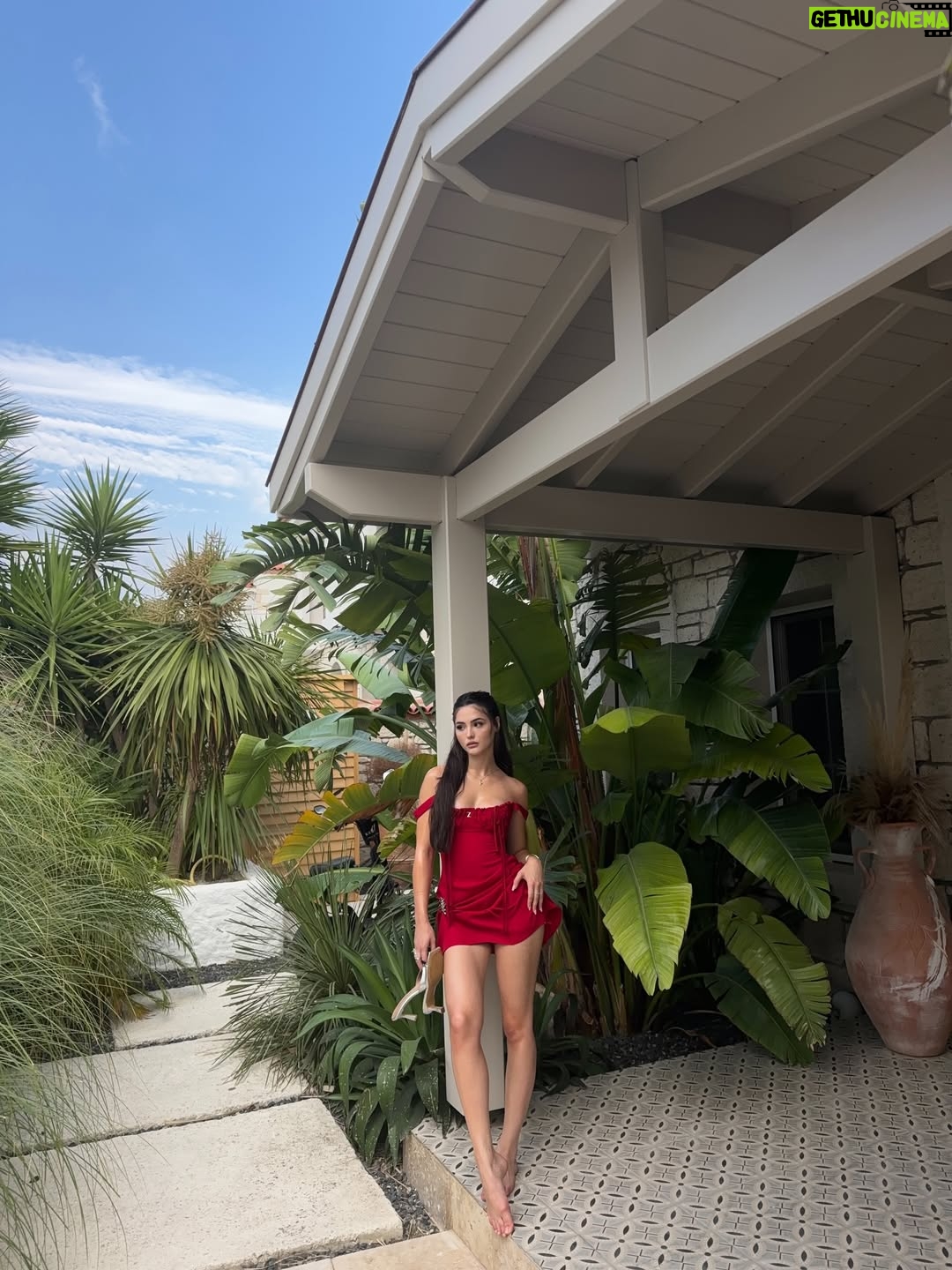 Derya Pınar Ak - 171.1K Likes - 