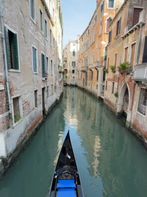 Deveshwari Negi Instagram - Venice feels like a dream but khuda jaane,maybe Iām living one.⨠š¶
& Iām here for itā¦. Every. Single. Frame. šø
.
.
.
.
#khudajaane #bachnaaehaseeno #venice #veniceš®š¹ #venezia #italy #italia #veniceitaly #venicecanals #bollywoodsong #bollywood #italyš®š¹ #pahaadi_soul #vacay #vacations #ranbirkapoor #ranbirdeepika #deepikapadukone #travelblogger #pics #pictures #potd #picture #picstitch #pictureoftheday #picofthedays #instapic #instamood